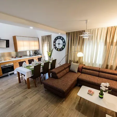 Vesna In Apartamento Zadar